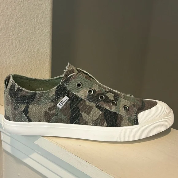 Sbicca Creola Women’s Slip On Shoe Size: 8 Color: Camo New In Box Fast Shipping - Picture 2 of 9
